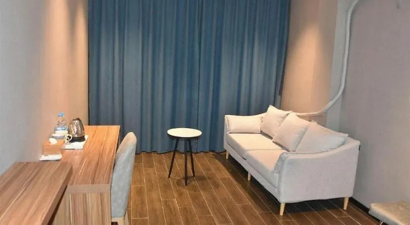 Shell Hotel Kaifeng Jin'An Road Bianxihu Wanda Plaza 2*,  China